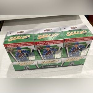 Upper Deck 2025-26 Hockey Card Pack